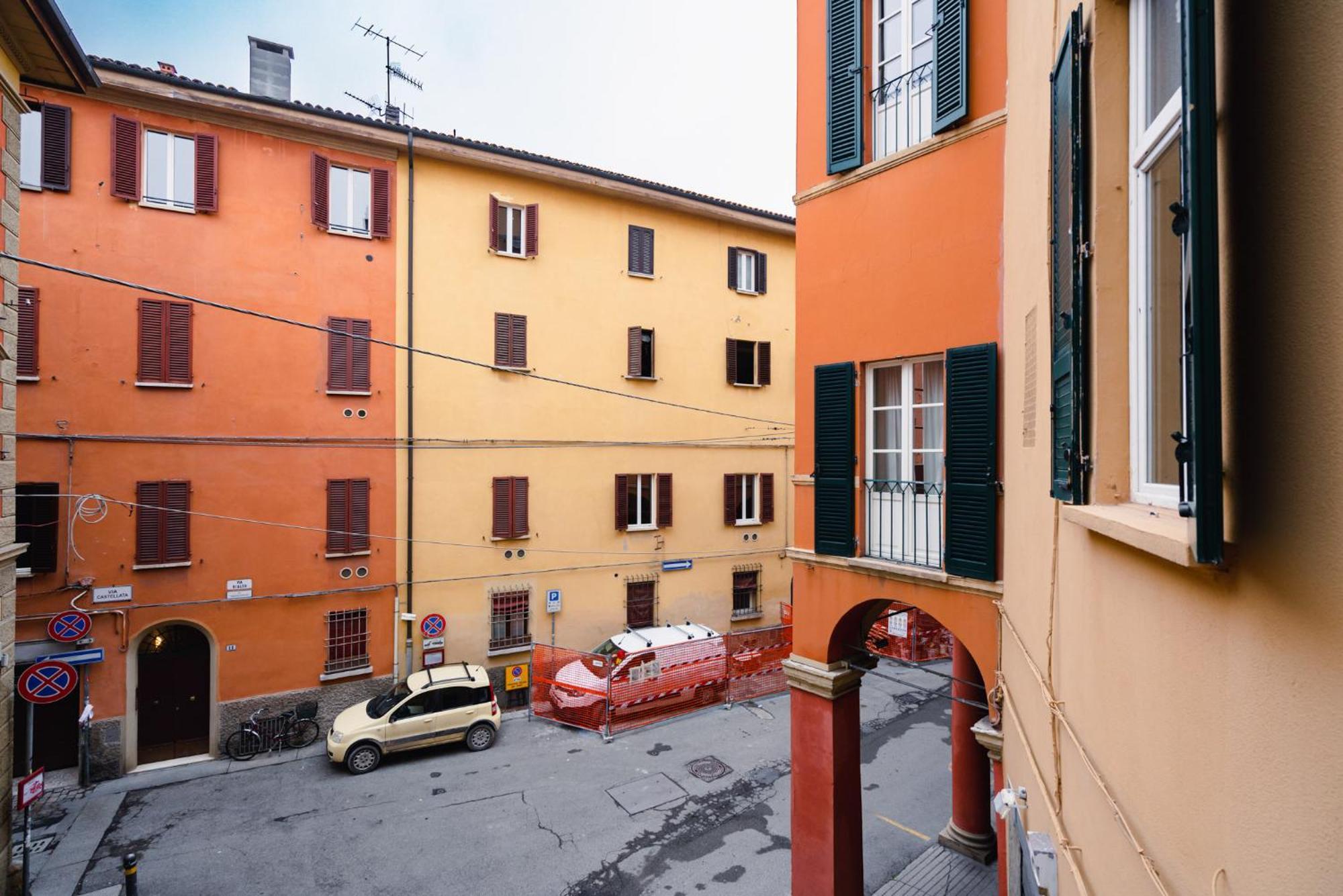 Palazzo Rialto Antique Apartment Bologna Exterior photo