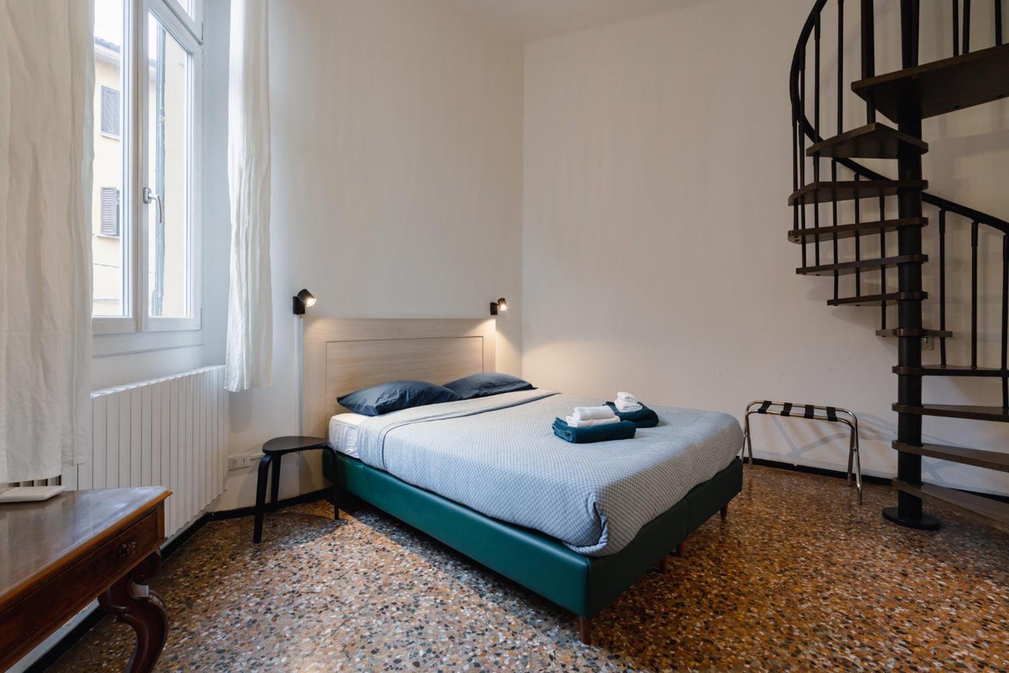 Palazzo Rialto Antique Apartment Bologna Exterior photo